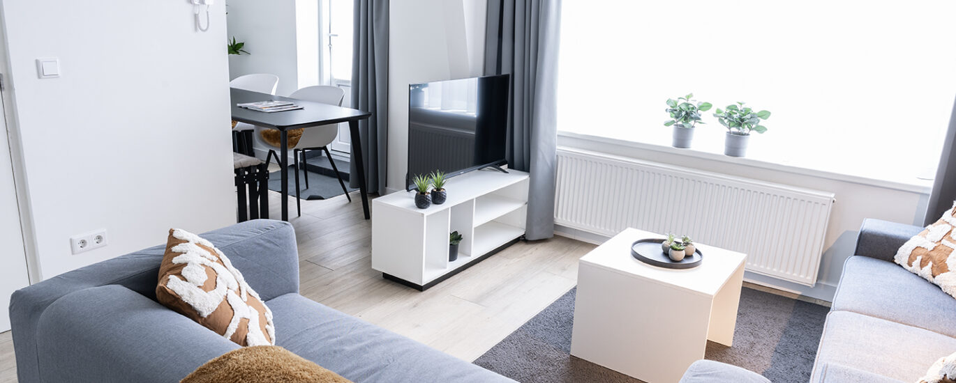 6p newly renovated home with unique roof-terrace Main Image