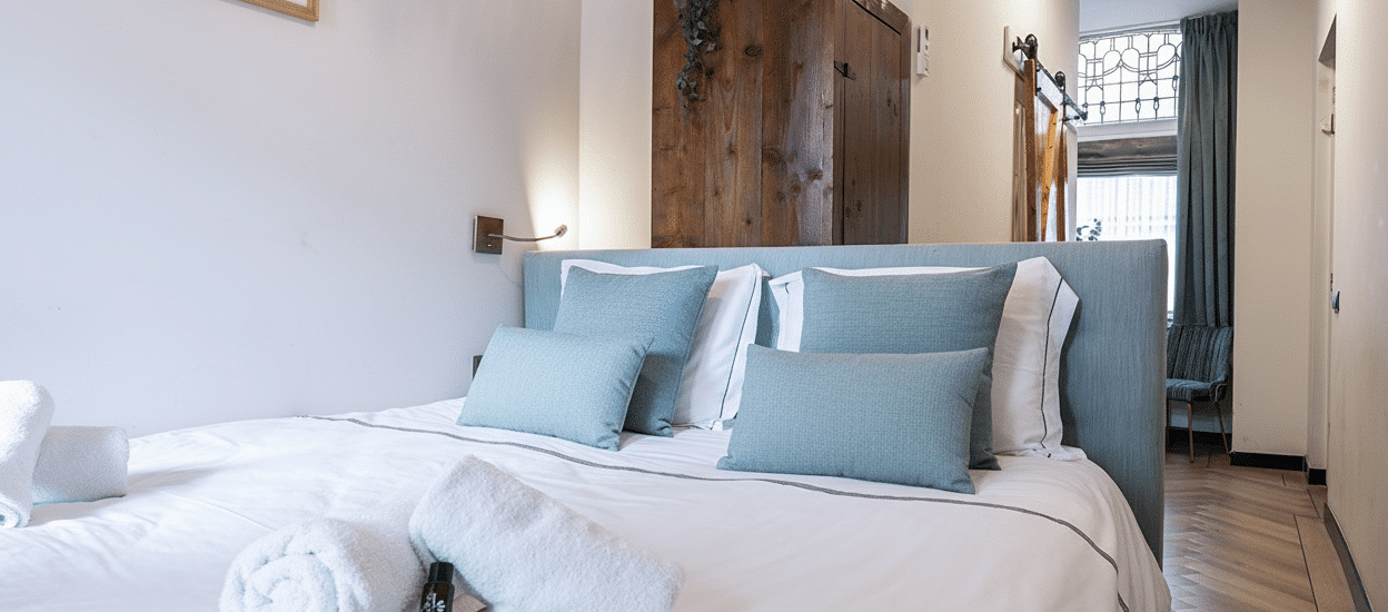 Hotspot location, wifi, AC, bed en koffie Harmony Main Image