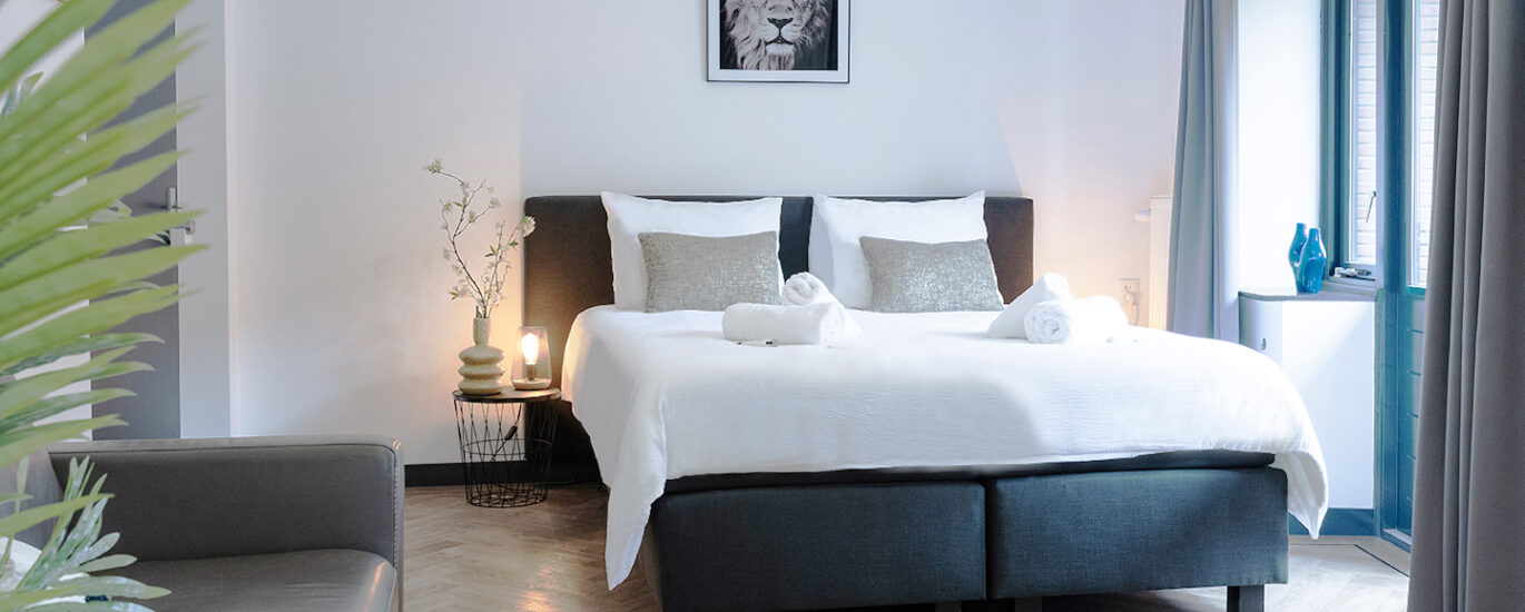 Studio with balcony and full kitchen near hotspot Main Image