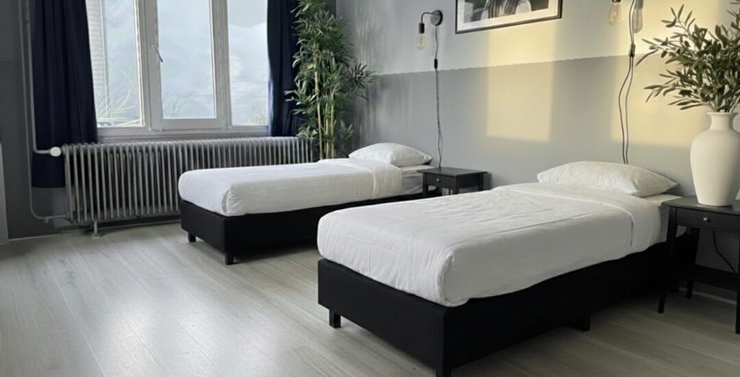 Group Stay w/ 14 Beds + Garden Main Image