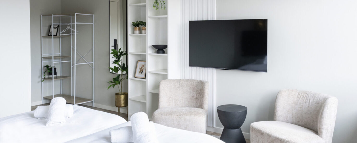 Relaxing Private Suite w/ Bathroom & Wi-Fi Main Image