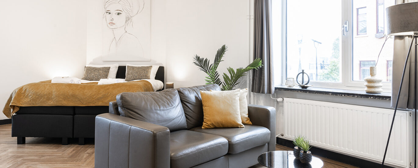 Spacious City Loft with Balcony & High-Speed Wi-Fi Main Image