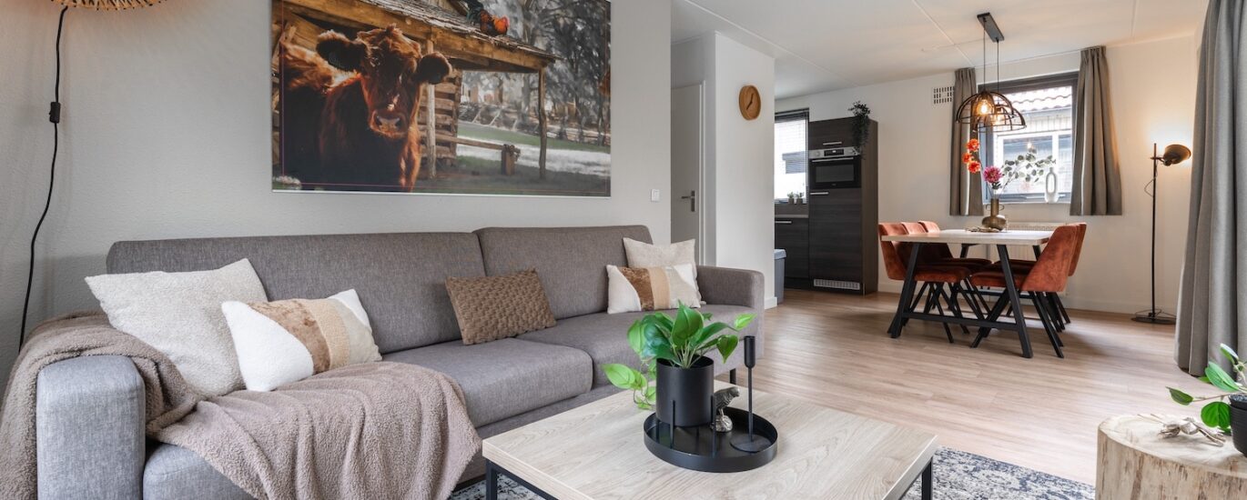 Newly refreshed Family-Stay for 7 by the Lake Main Image