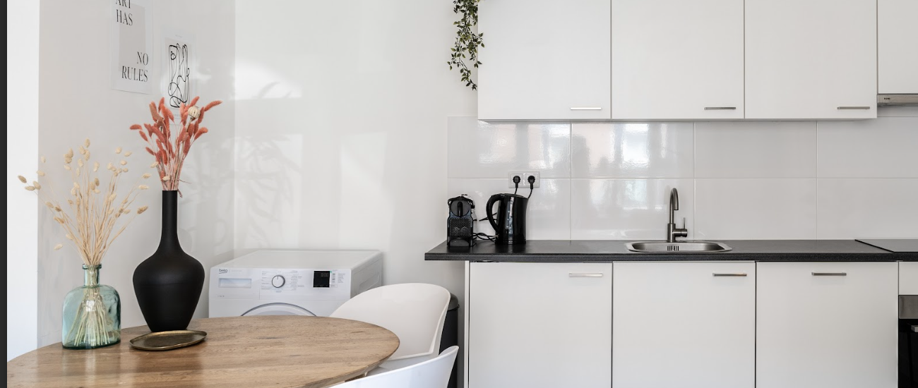 Family Stay in Eindhoven • Garden & Kitchen Main Image