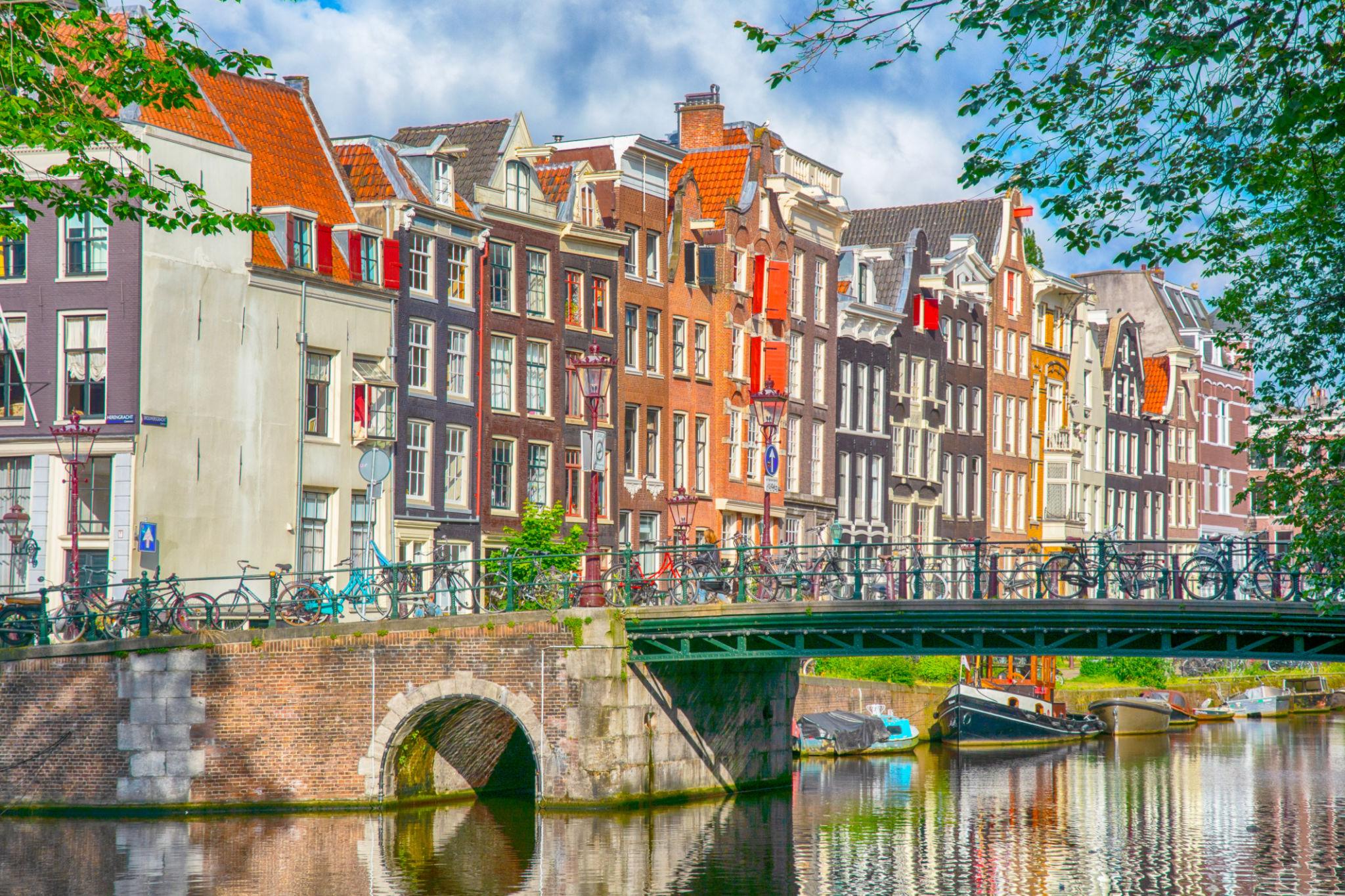 Amsterdam, een populaire bestemming nabij Weaving Mill Oss